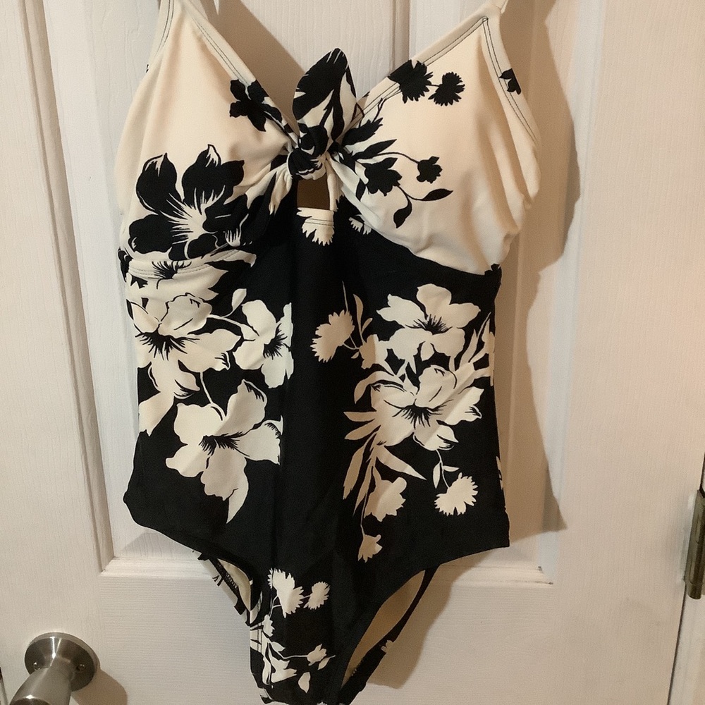 Kona Sol - Medium coverage one piece swimsuit.   Black and white floral. NWT